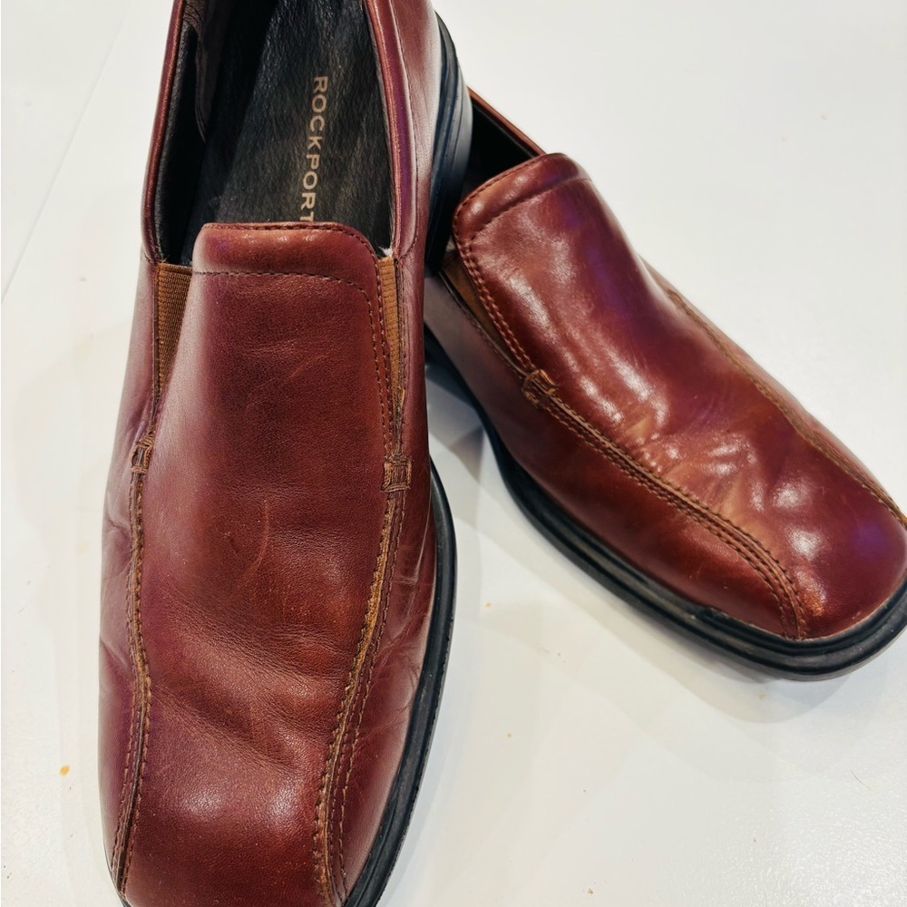 Rockport Men's Slip-On Leather Loafers in Burgundy Brown size 9.5